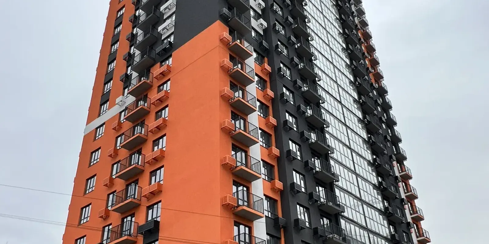 ЖК "На высоте" от Олимп Строй — панорамное остекление, вид с улицы